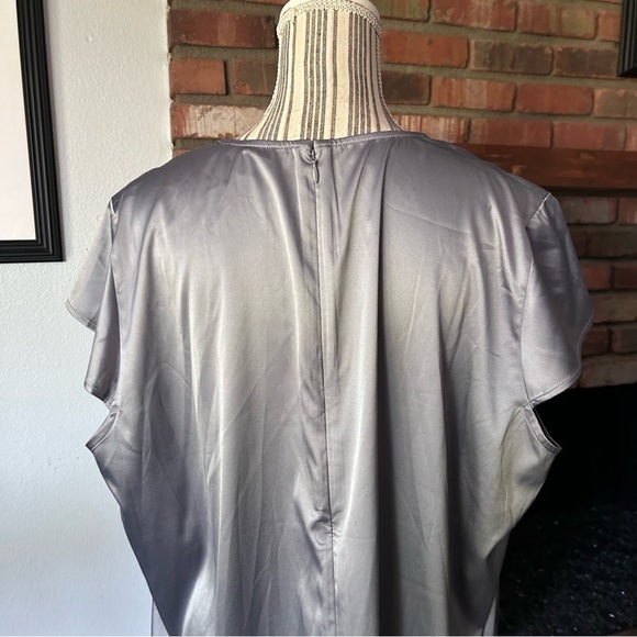 Universal Standard Cindy Satin V-Neck Midi Dress in Sedona Sage Sz 18-20 - Picture 9 of 10